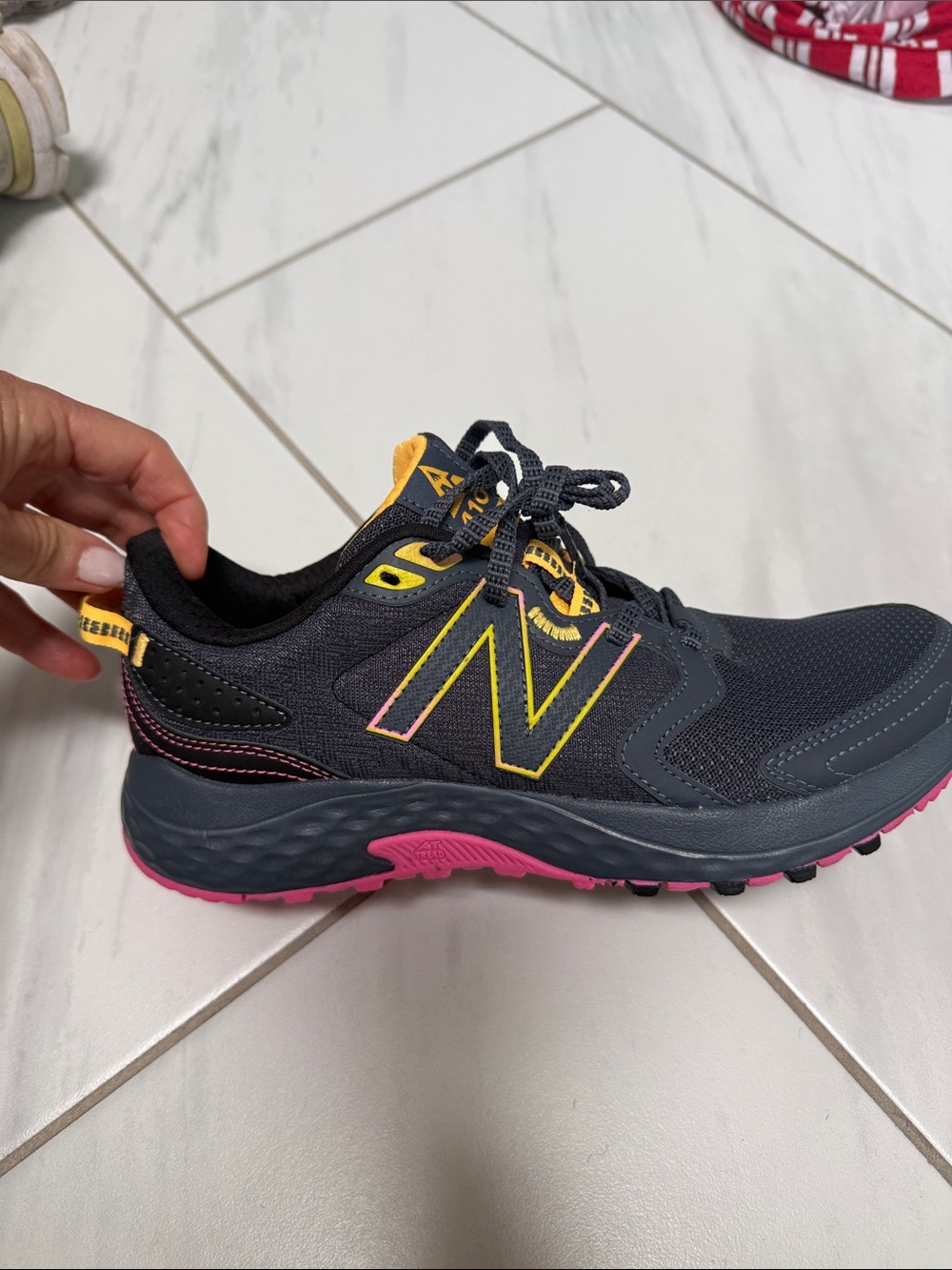 New Balance 410 trail runners Black Sneakers with Yellow & Pink Accents - Picture 2 of 7